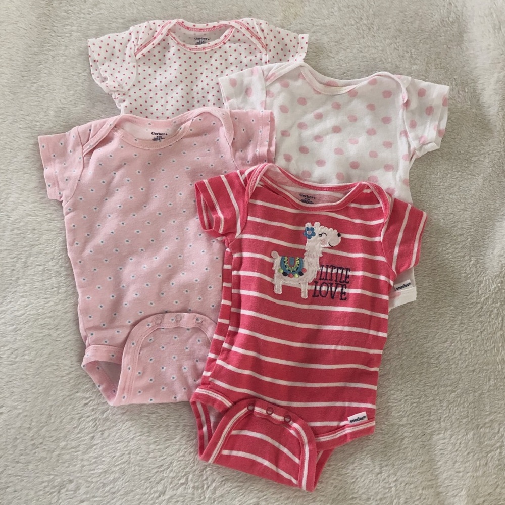 Gerber Baby Girl Onesie Bundle 6-9 Months